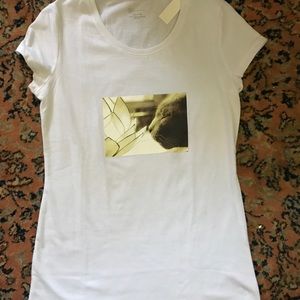 Womens tee shirt with photograph
